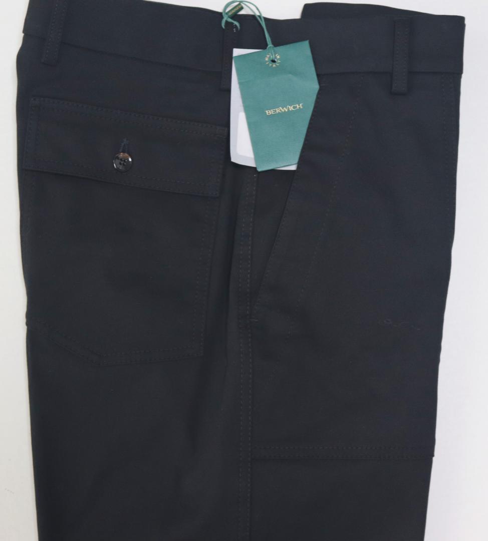 新品タグ付き【ベルウィッチ】 ストレッチコットン ベイカーパンツ 黒 48