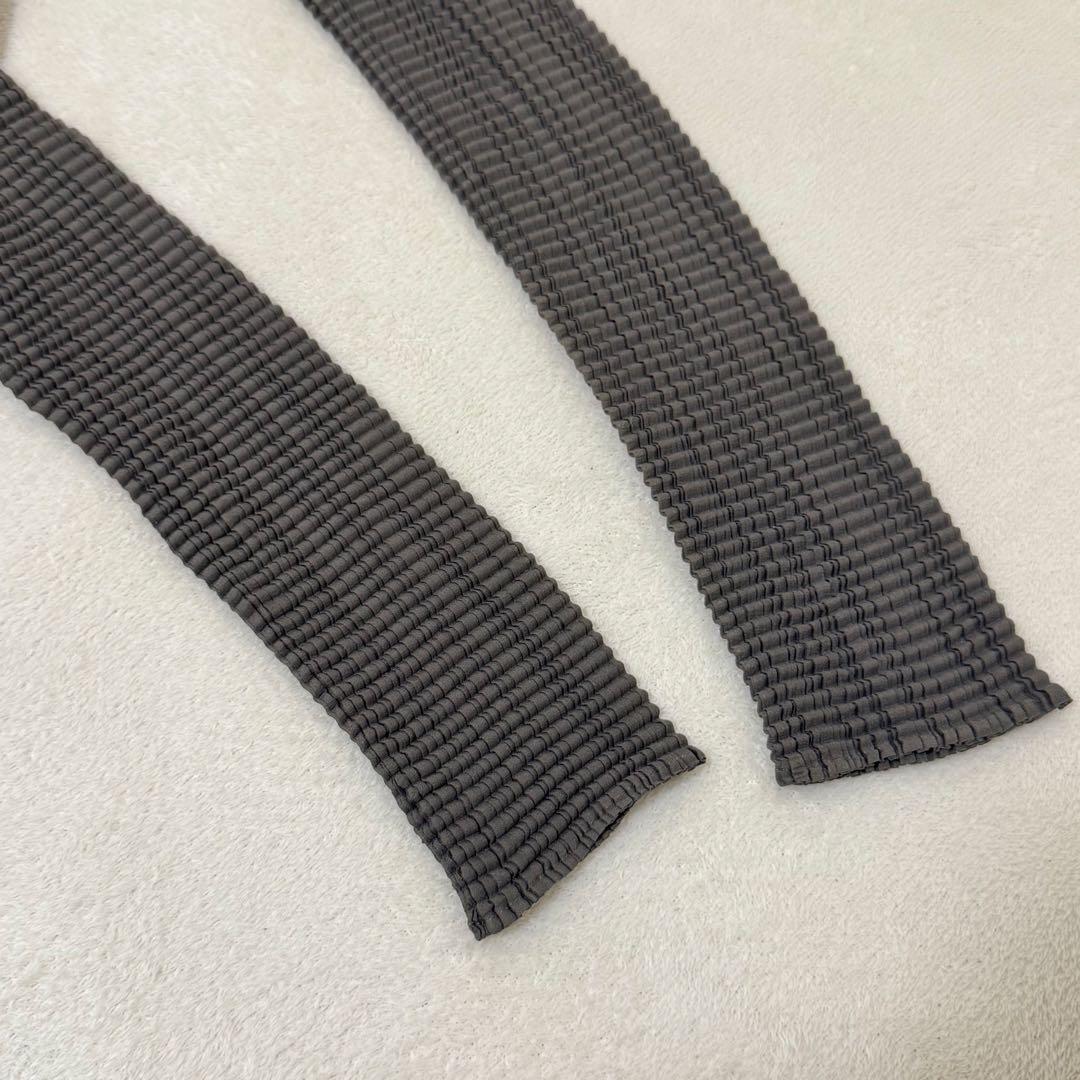 美品✨ISSEY MIYAKE プリーツ　長袖　ハイネック　グレー　柄入り