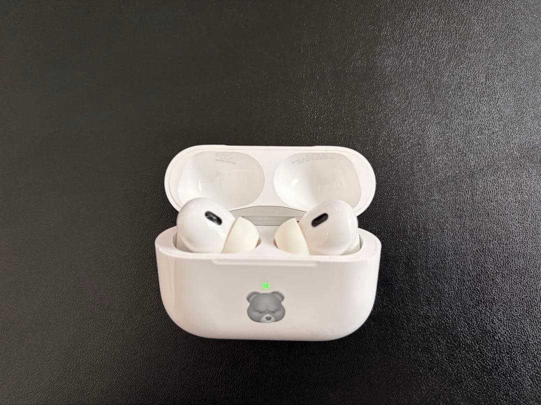 AirPods Pro (第2世代) 本体 ホワイト lighting