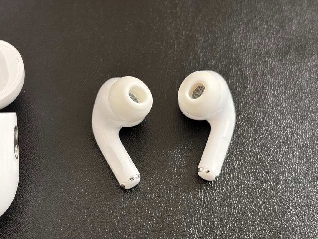 AirPods Pro (第2世代) 本体 ホワイト lighting