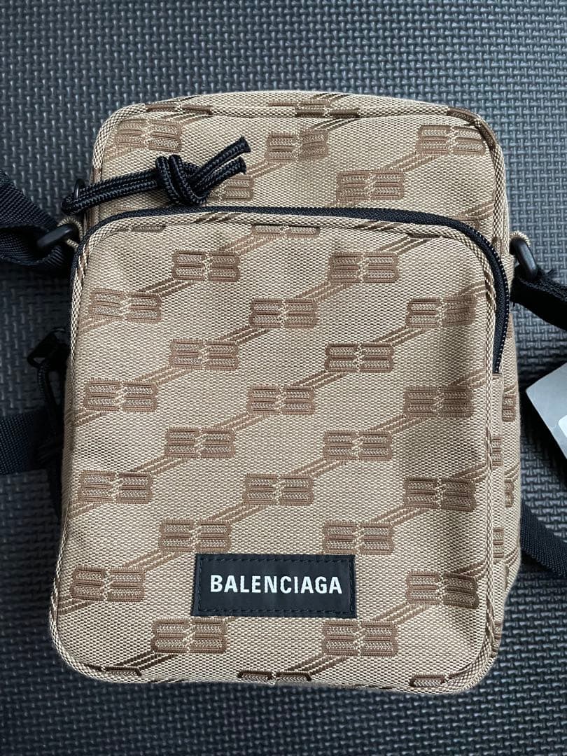 BALENCIAGA メッセンジャーバッグ /クロスボディバッグ BBモノグラム