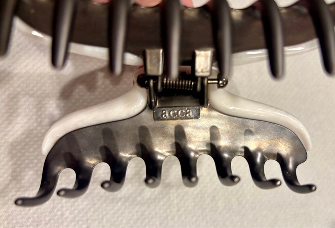 acca ヘアクリップ　Lサイズ　ホワイト