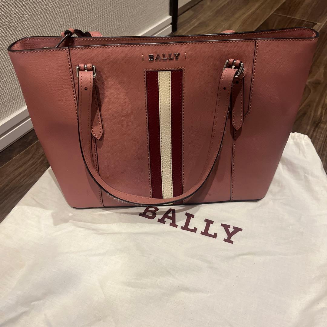 BALLY ピンク レザー ビジネスバッグ