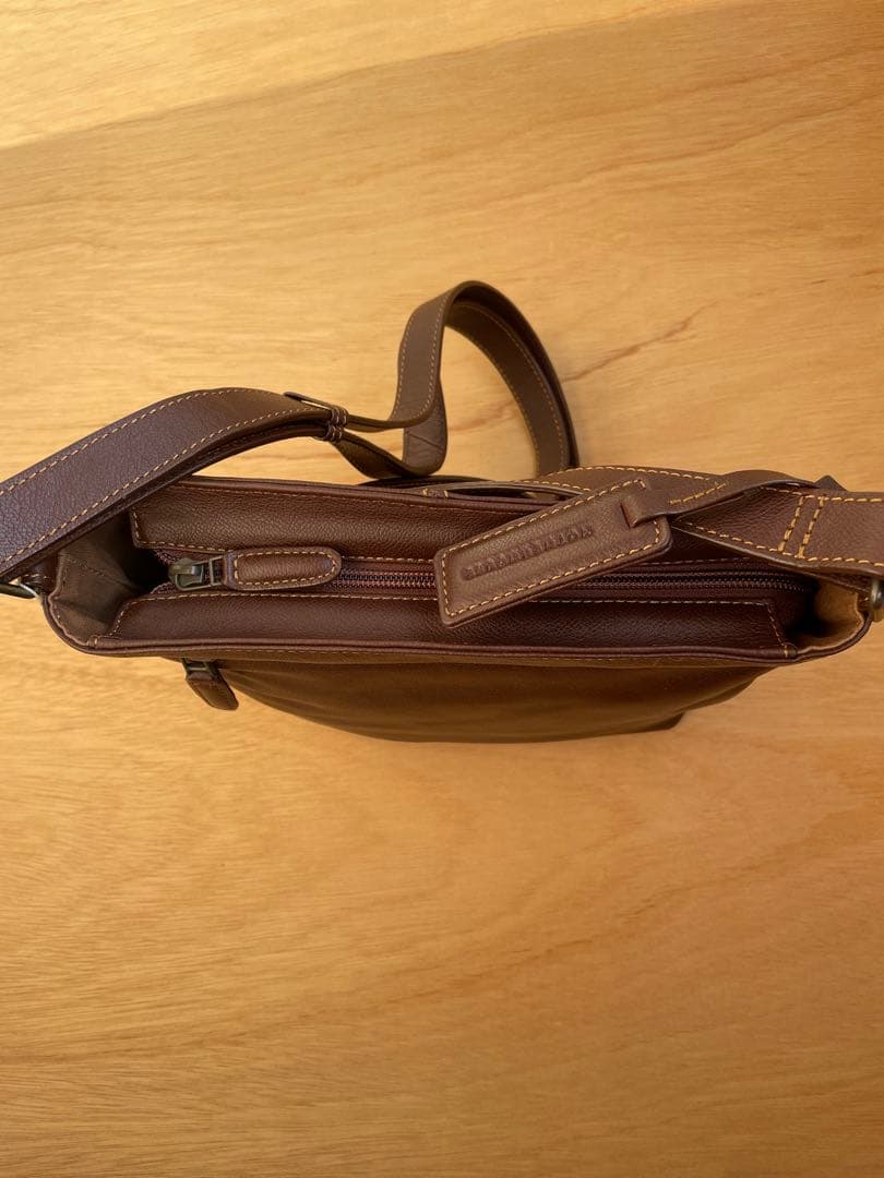 MOTHERHOUSE レザー ショルダーバッグ