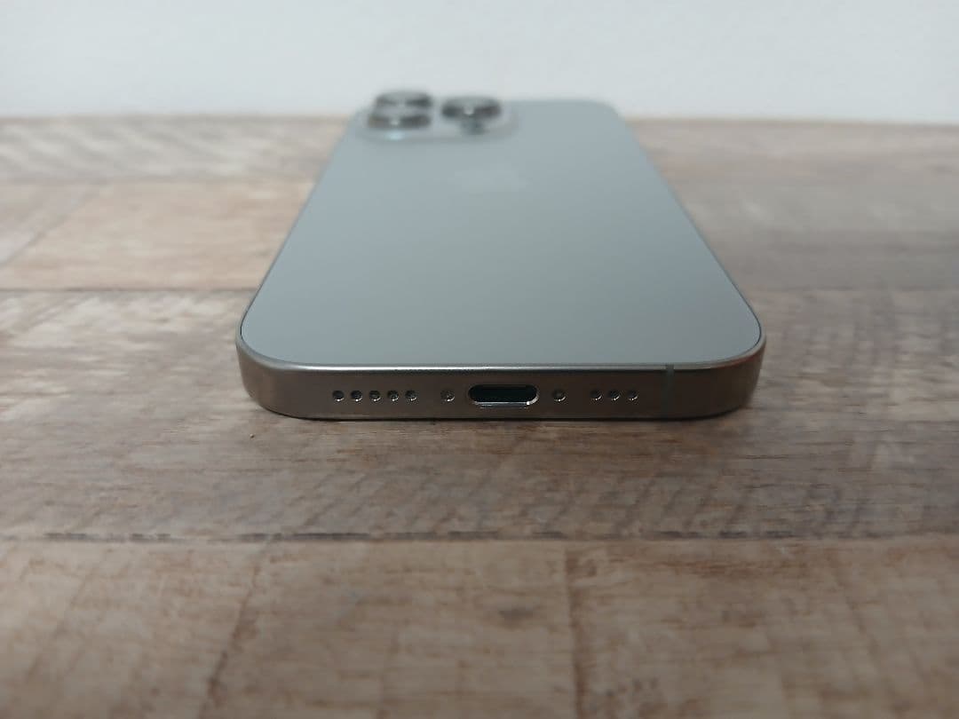 つ*る様 iPhone 16 Pro ジャンク品 / 部品取り・修理用*画面割れ