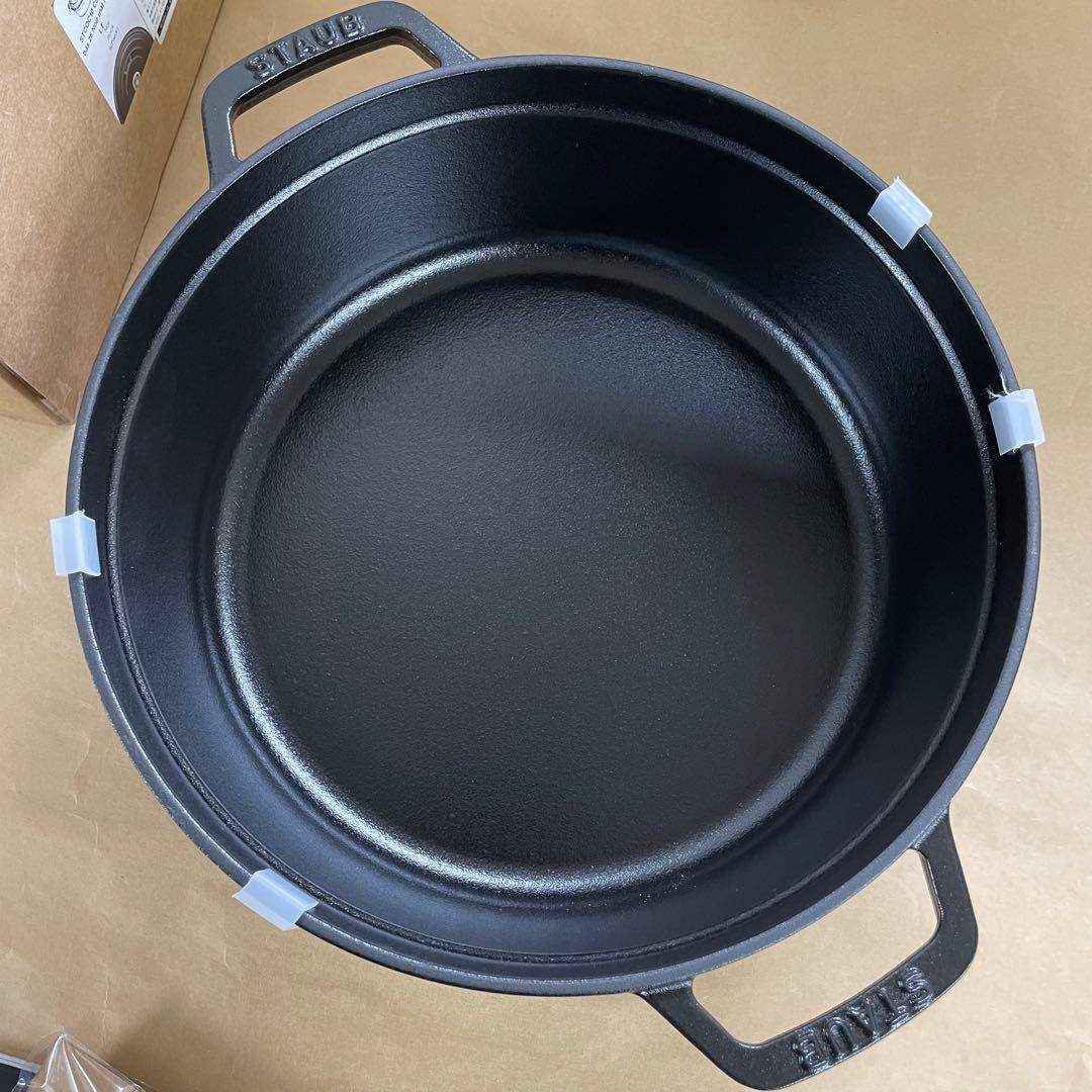 ストウブ シャロー ココット 26cm ブラック STAUB ミトンつき