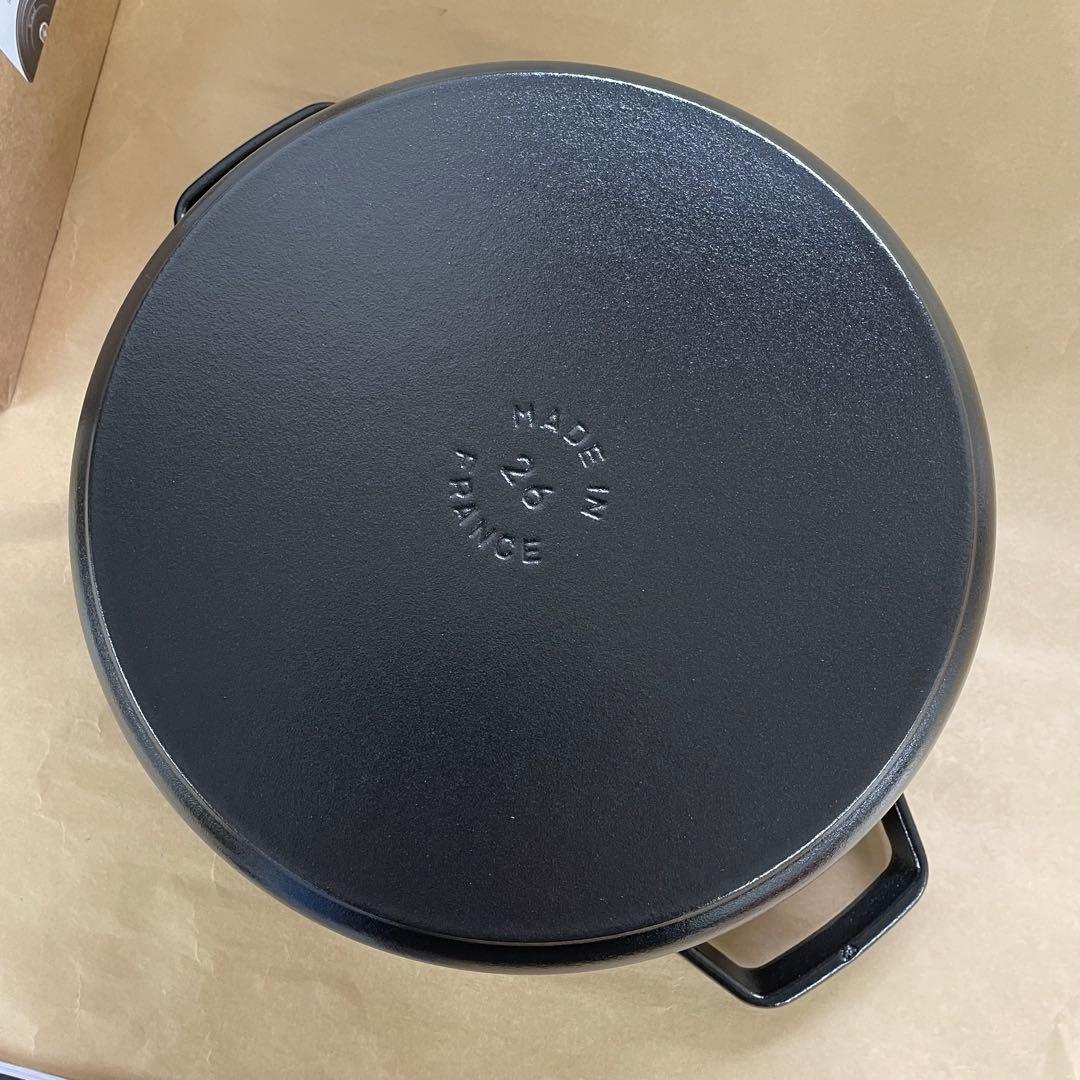ストウブ シャロー ココット 26cm ブラック STAUB ミトンつき