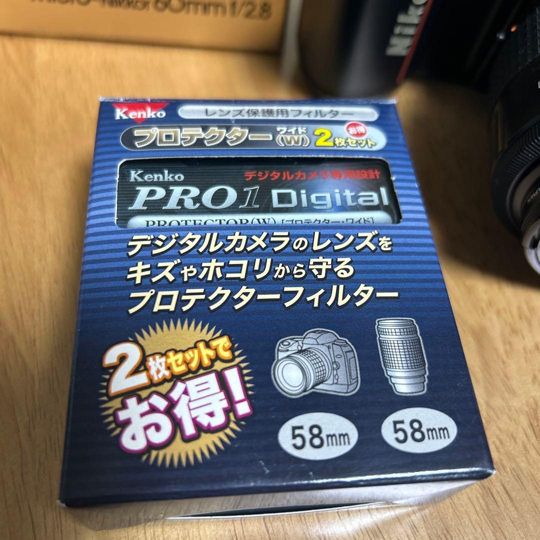 Nikon AF 一眼レフカメラ とレンズMicro-Nikkor 60mm