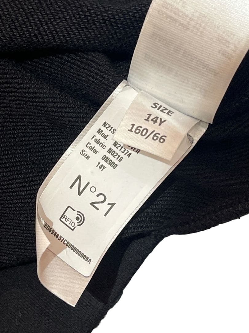 希少　N°21 ヌメロベントゥーノ　パーカー　黒　14 アメフト