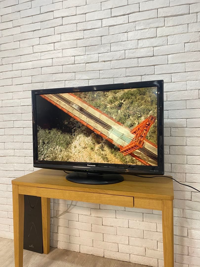 【東京都内23区配送無料】パナソニック　TH-L37S2 2010年　テレビ