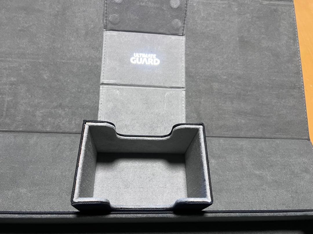 ULTIMATE GUARD カードボックス ブラック