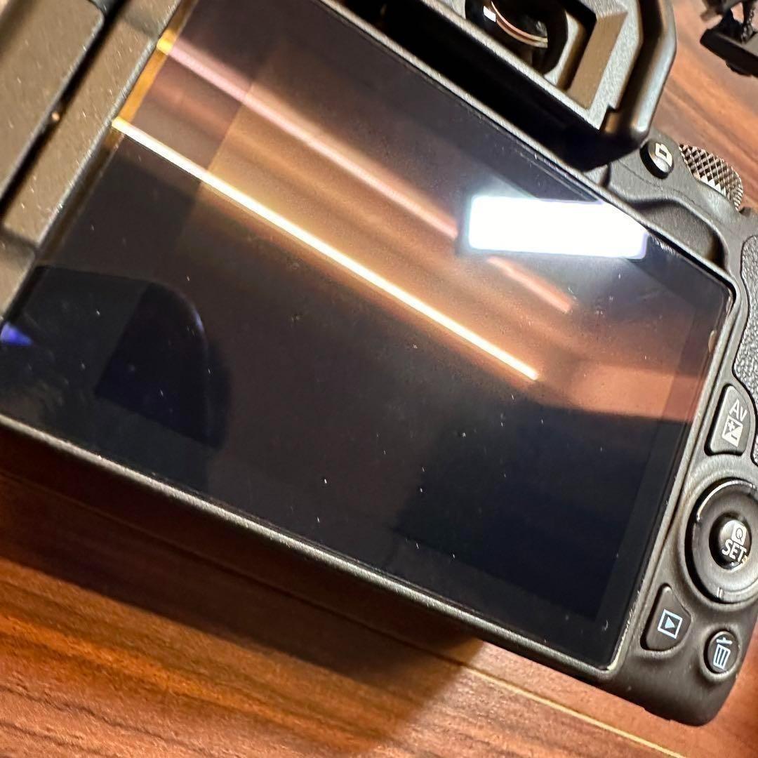 Canon EOS Kiss X9 EF-S 18-55mm ほぼ新品 0309