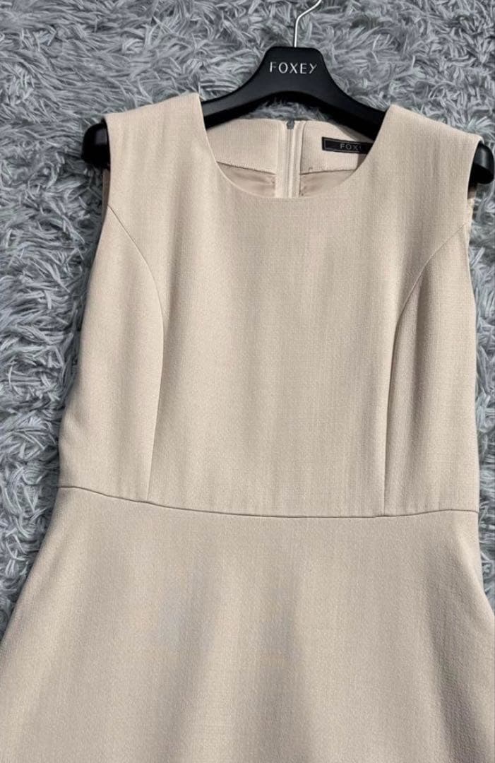美品✨定価13万 フォクシー フレアワンピース Aライン アンティークベージュ