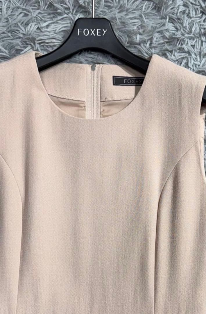 美品✨定価13万 フォクシー フレアワンピース Aライン アンティークベージュ