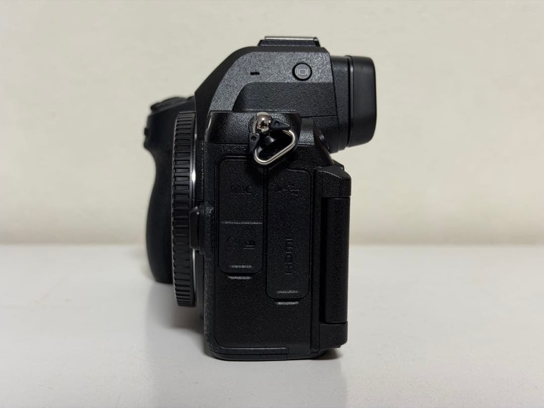 シャッター数少なめ ミラーレス一眼カメラ Nikon Z5II ボディ 良品