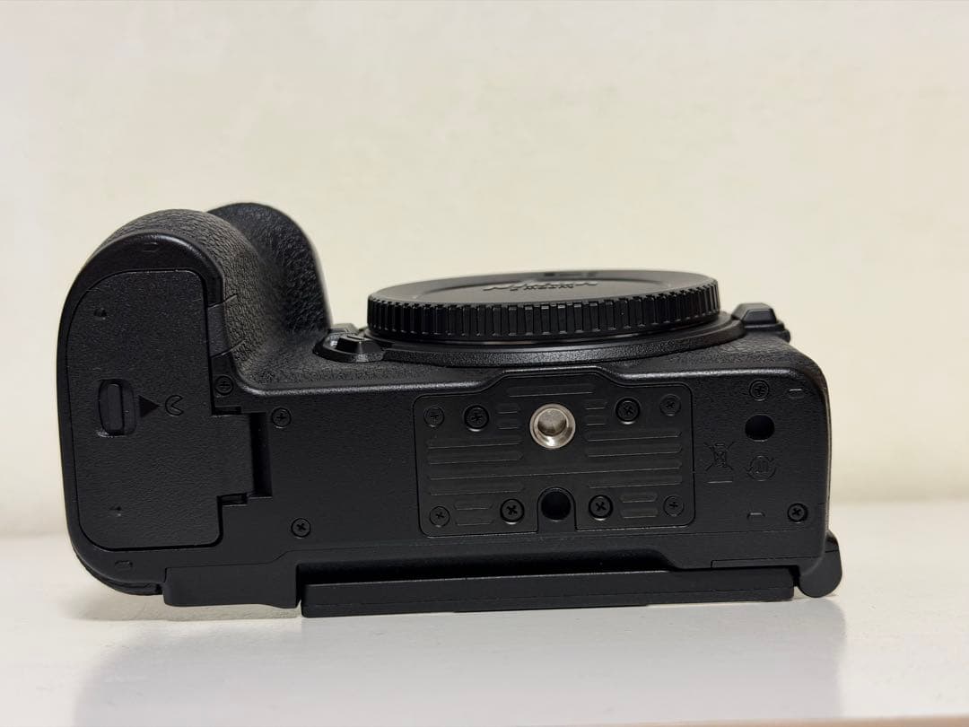 シャッター数少なめ ミラーレス一眼カメラ Nikon Z5II ボディ 良品