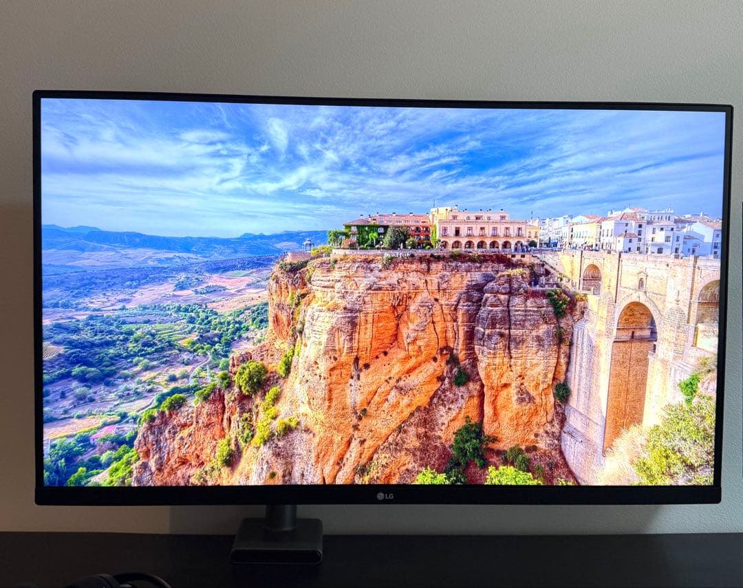 LG 4K 32UP550N-W TYPE-C 90w給電対応モデル　付属品完備