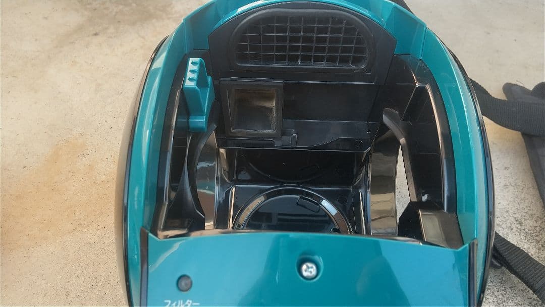 マキタ充電式クリーナー　CL500D