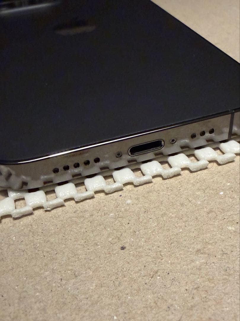 U*n様 美品 iPhone 13 Pro 256GB グラファイト 画面フィル