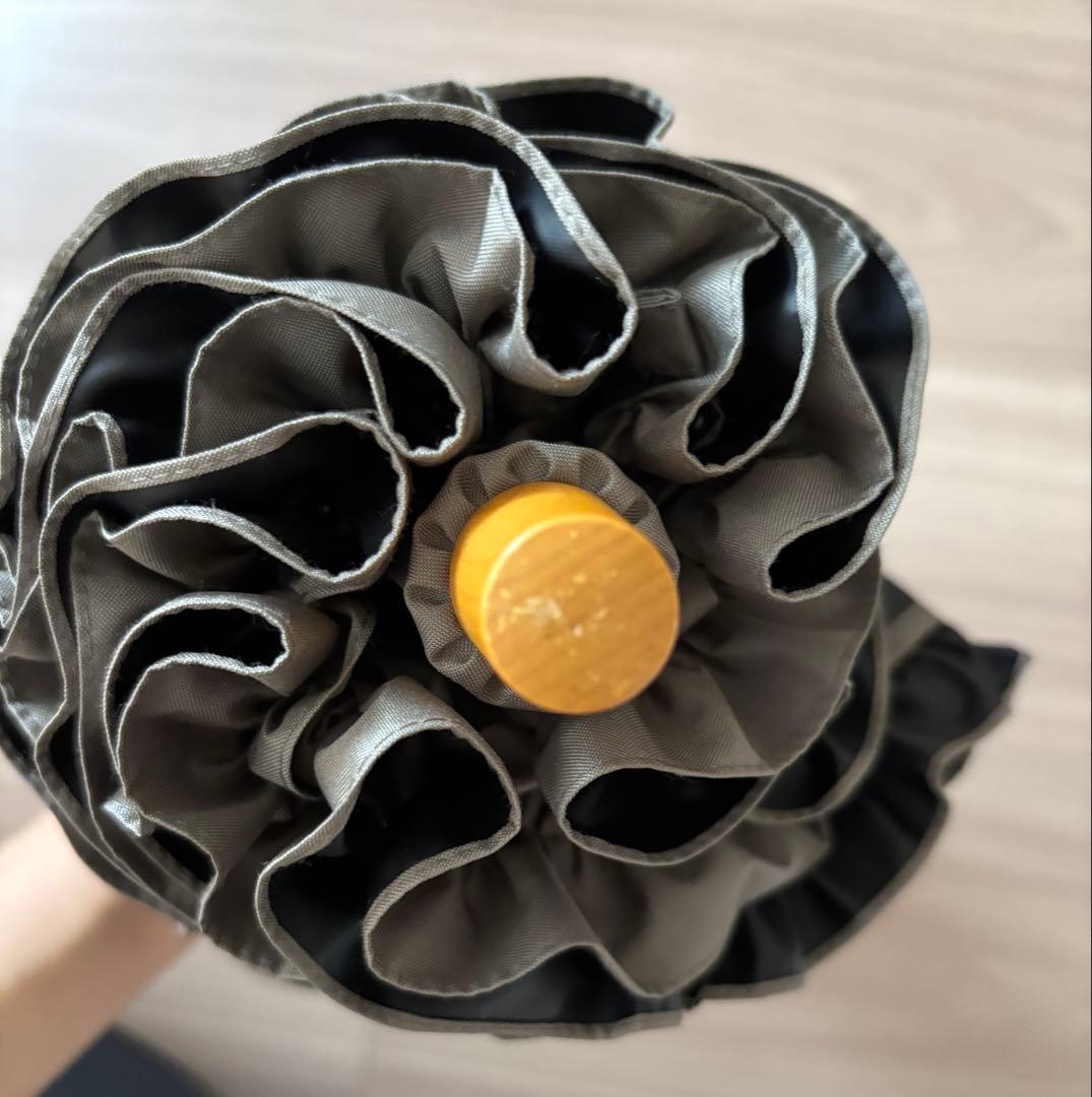 サンバリア100 2段折りフリル　モスグレー　木ストレート手元