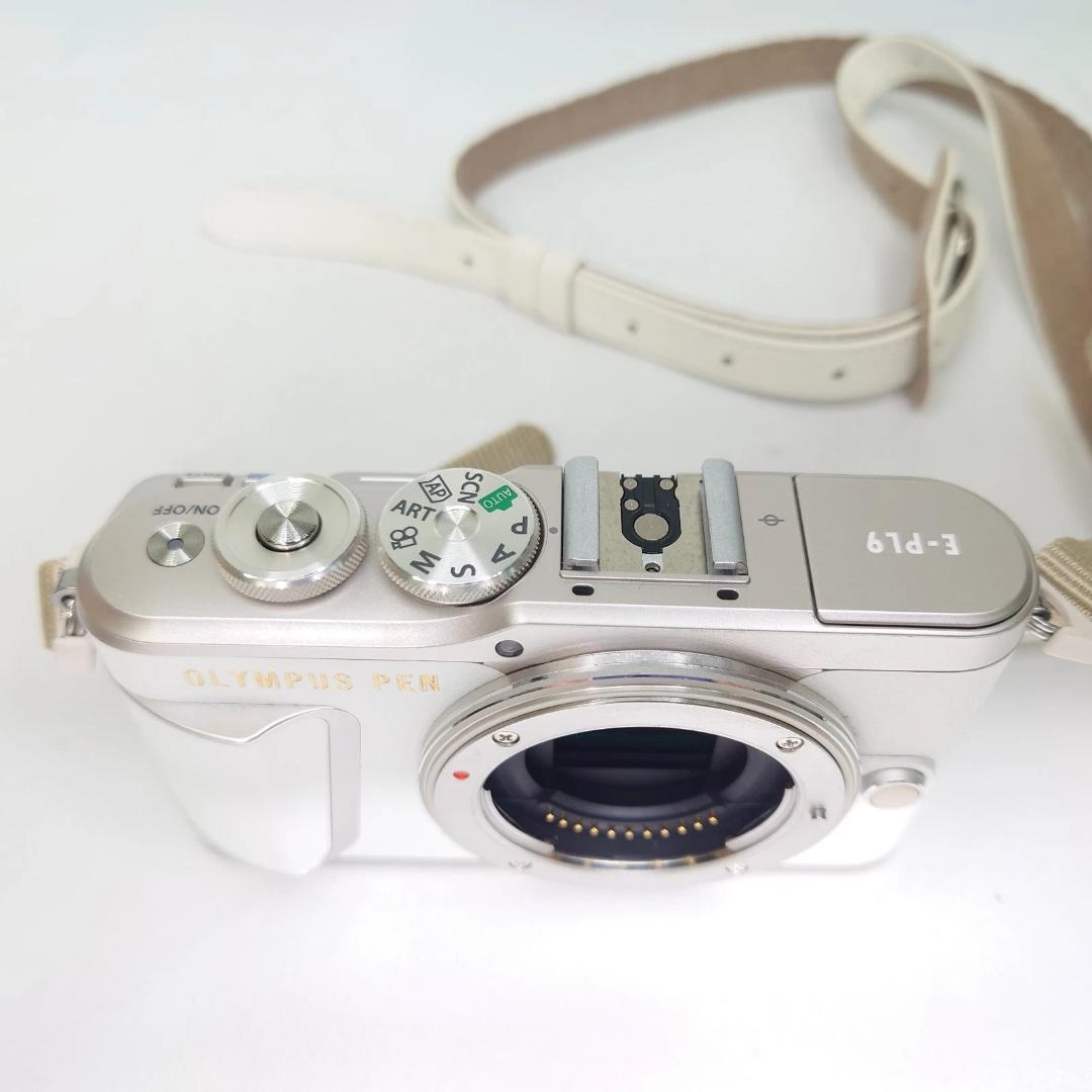 オリンパス E-PL9 白 OLYMPUS シャッター429回　動作OK