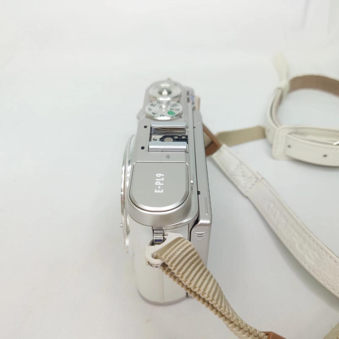 オリンパス E-PL9 白 OLYMPUS シャッター429回　動作OK
