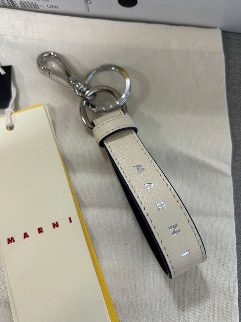 MARNI マルニ キーリング PCMI0018A2 LV520 ホワイト