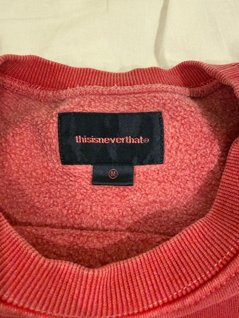thisisneverthat 赤 ロゴ刺繍 スウェット