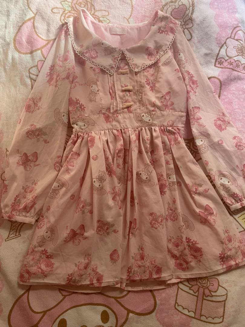 マイメロ　リズメロ　ワンピース　ピンク　花柄　いちご　ストロベリー　薔薇　バラ