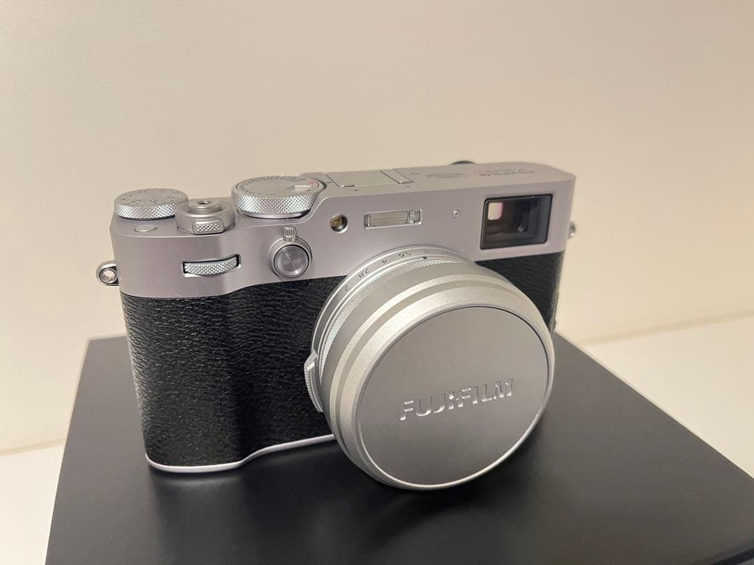 【極美品】Fujifilm X100VI シルバー　日・英2言語モデル