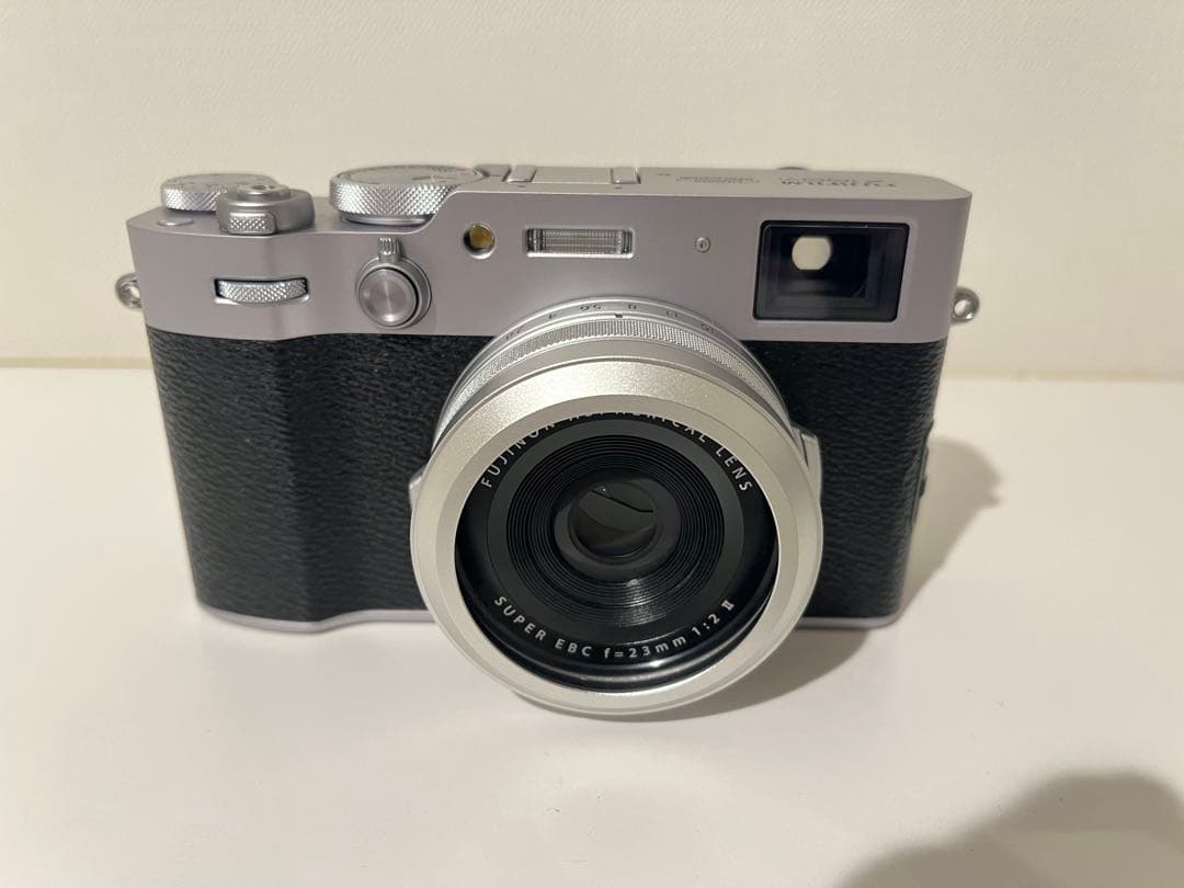 【極美品】Fujifilm X100VI シルバー　日・英2言語モデル