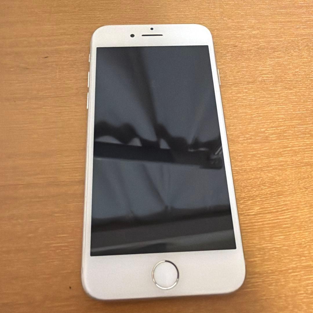Apple iPhone 8 シルバー 64GB