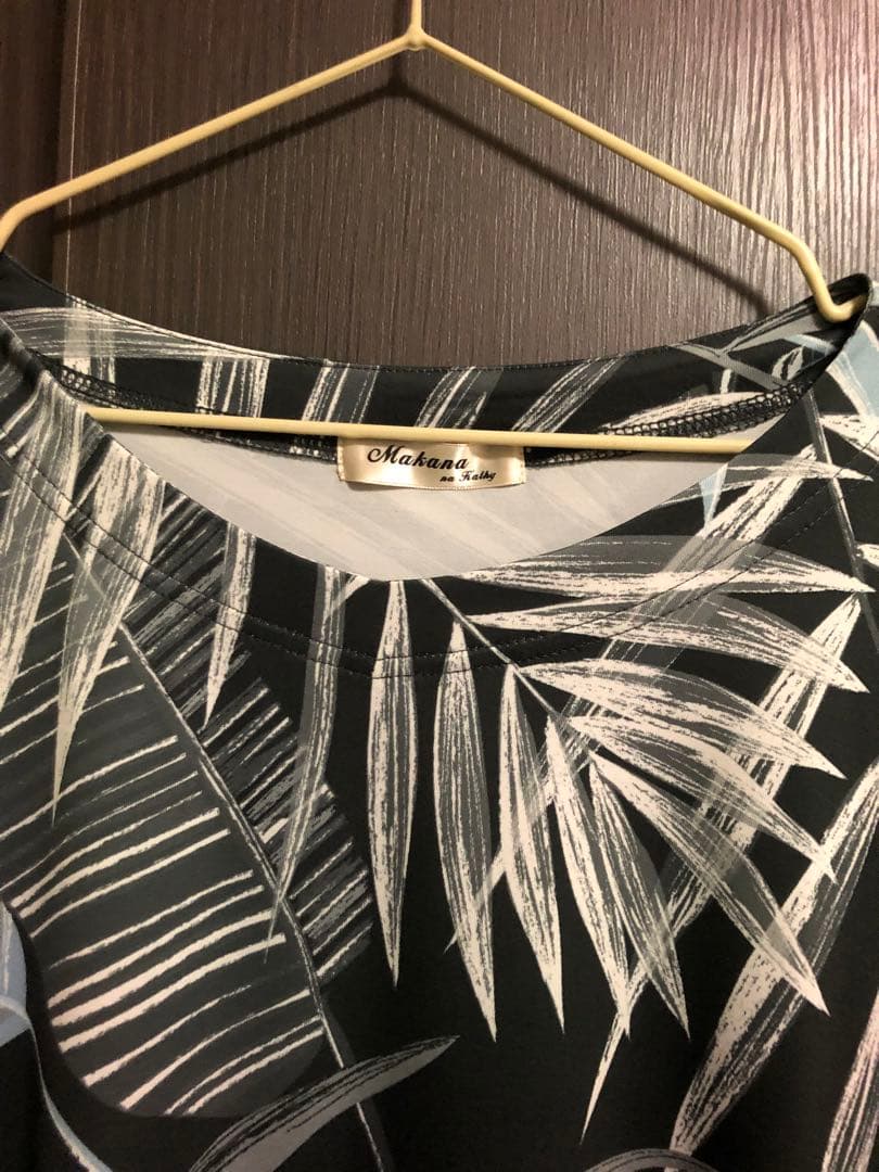 マカナナキャシー　モンステラ柄チュニック　サイズ2