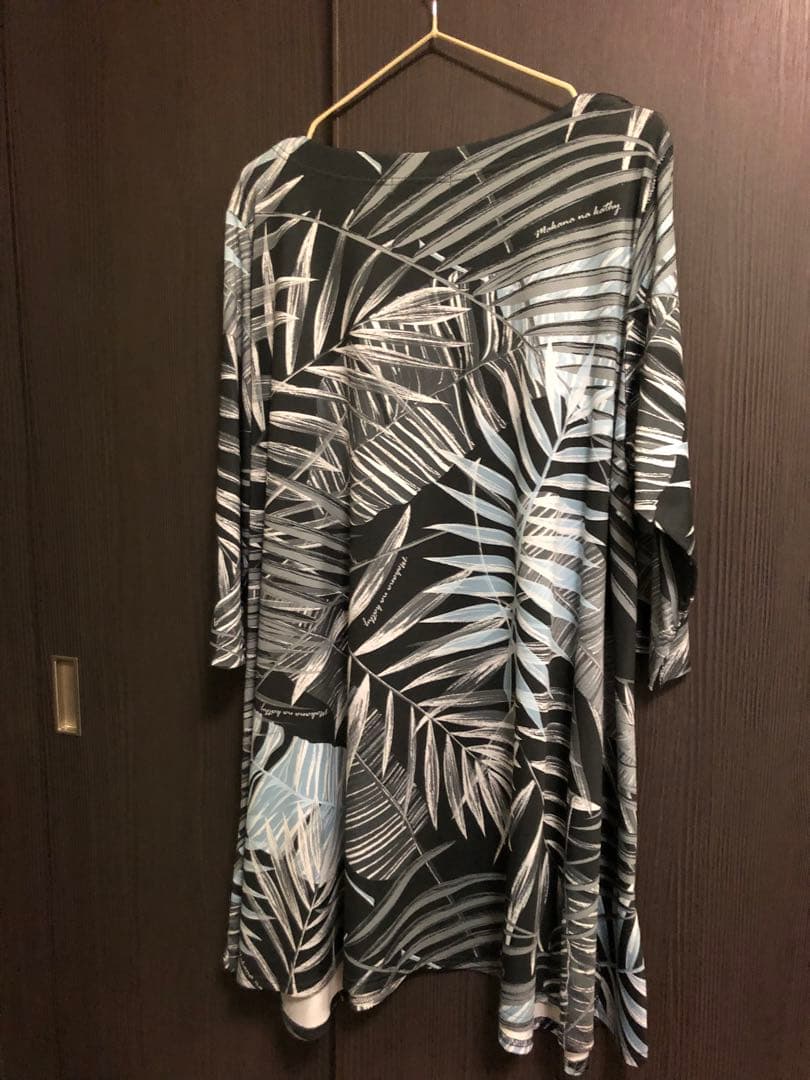 マカナナキャシー　モンステラ柄チュニック　サイズ2