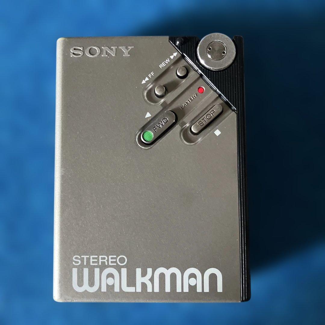 昭和レトロSONYカセットウォークマン1981年2月発売WM-2シルバー！