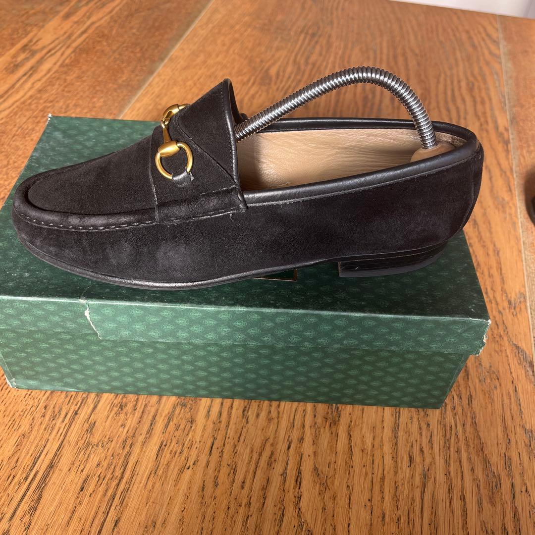 GUCCI ブラックスエード ローファー