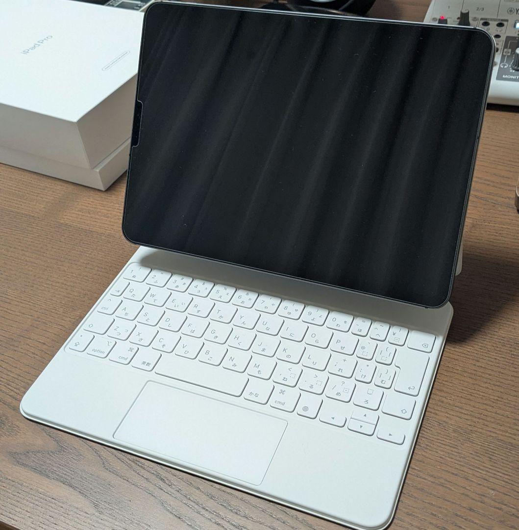 ipad pro 第2世代11cellular＆Magic Keyboard