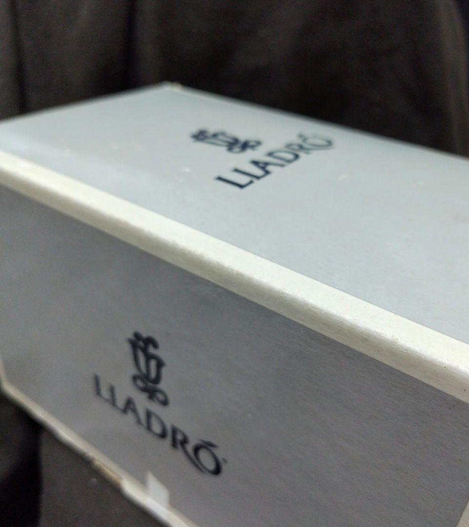 リヤドロ　6776 春の足音