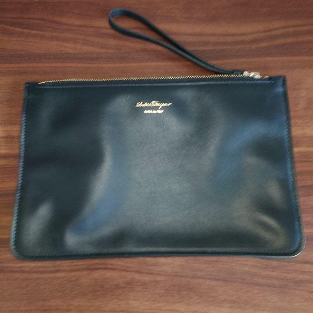 Salvatore Ferragamo ブラックレザークラッチバッグ