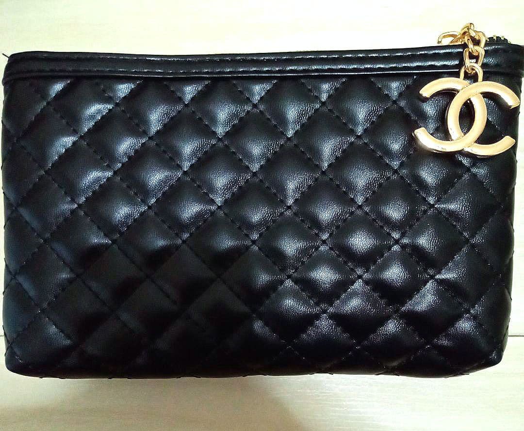 【未使用新品】 CHANEL ノベルティ ポーチ キルティング保存袋付、箱付