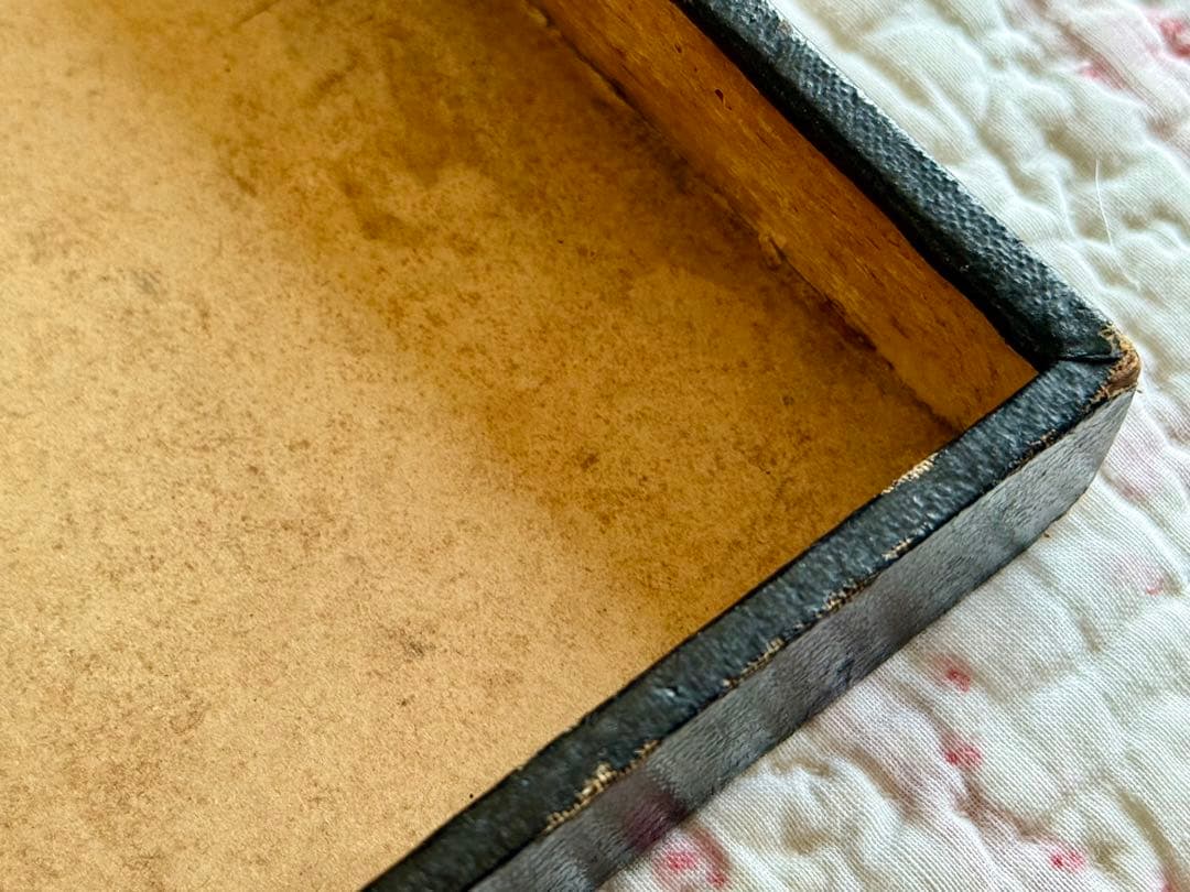 フランス　アンティーク＊BISCUITS GUILLOUT PARIS＊ボックス