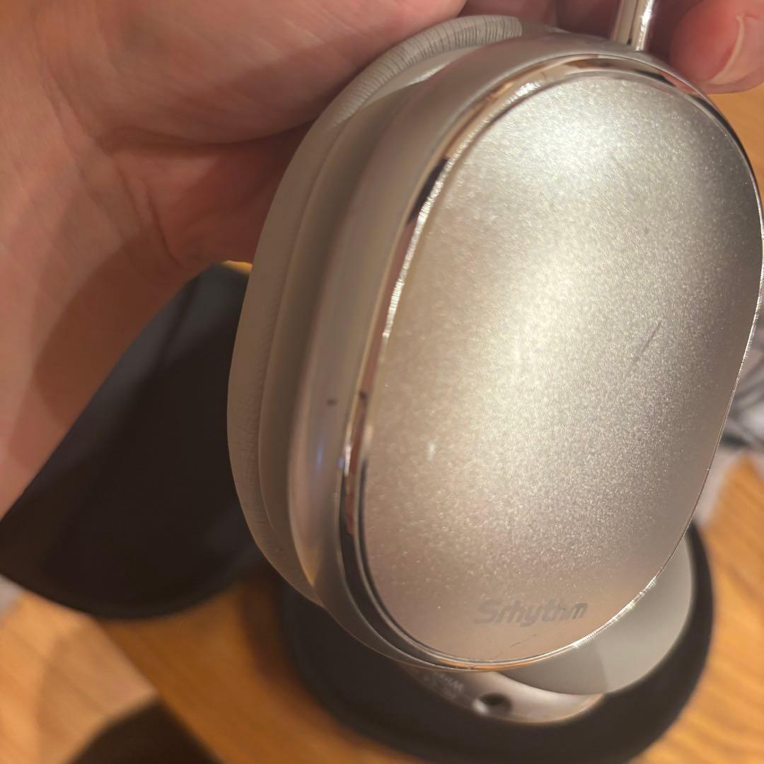 Snythm ワイヤレスヘッドホン シルバー ケース付き