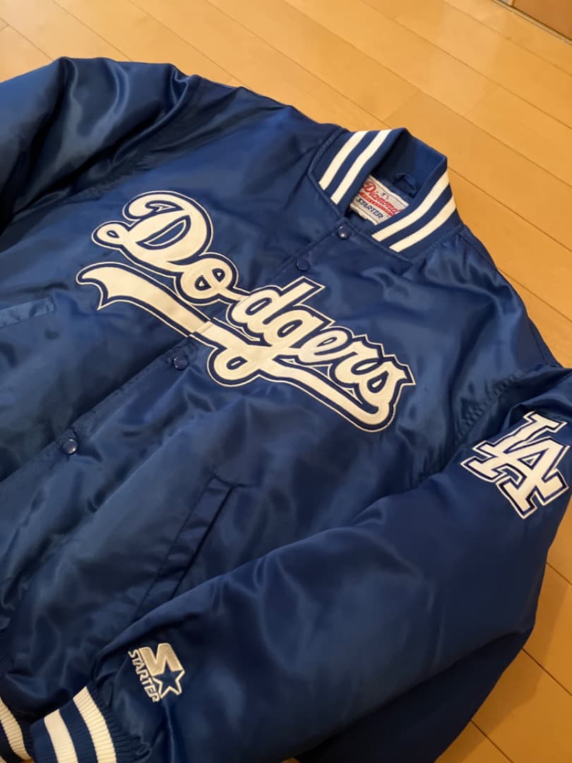 美品　ロサンゼルスドジャース　スタジアムジャンパー　スターター