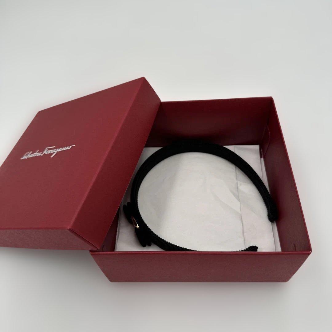 Salvatore Ferragamo ブラックヘアバンド　Y29