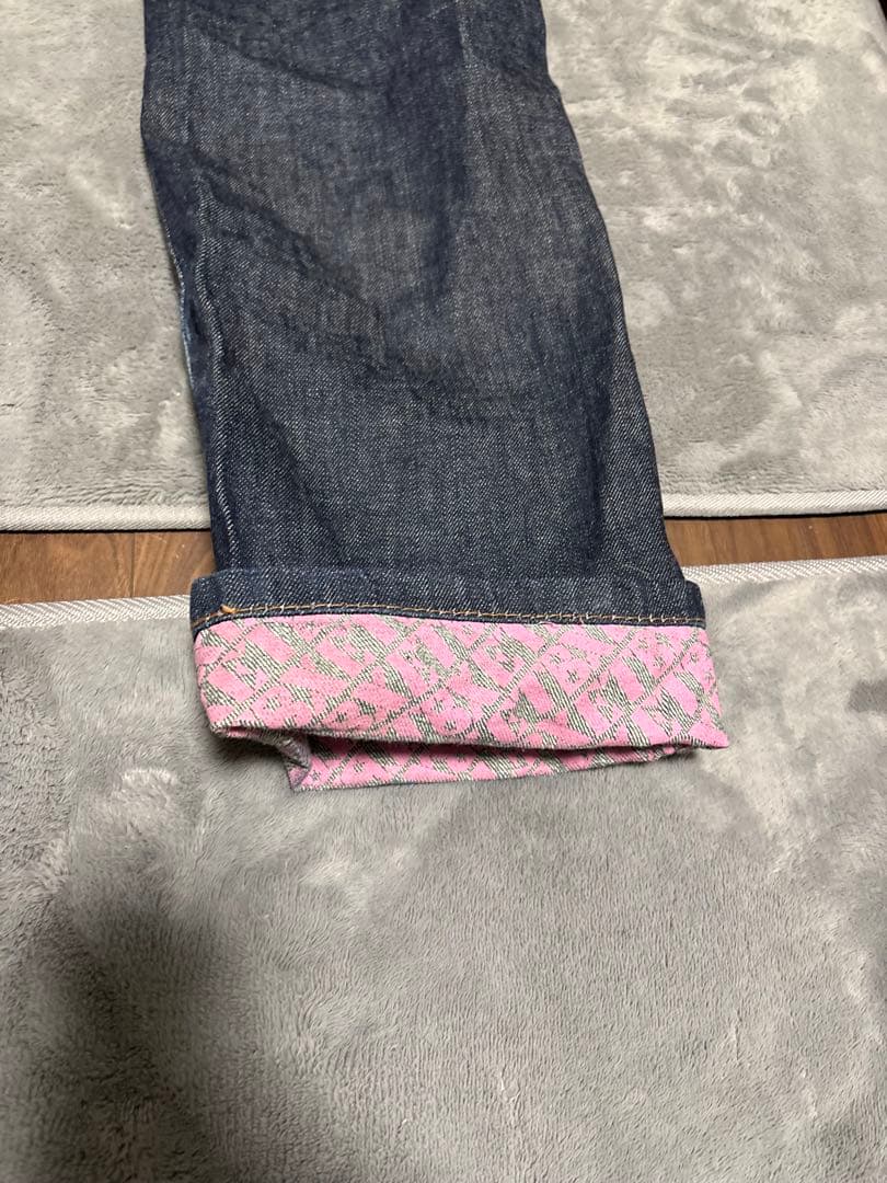 ピンクロゴデニムパンツ　エビス　ペイントパンツ 腰履き　ストリート