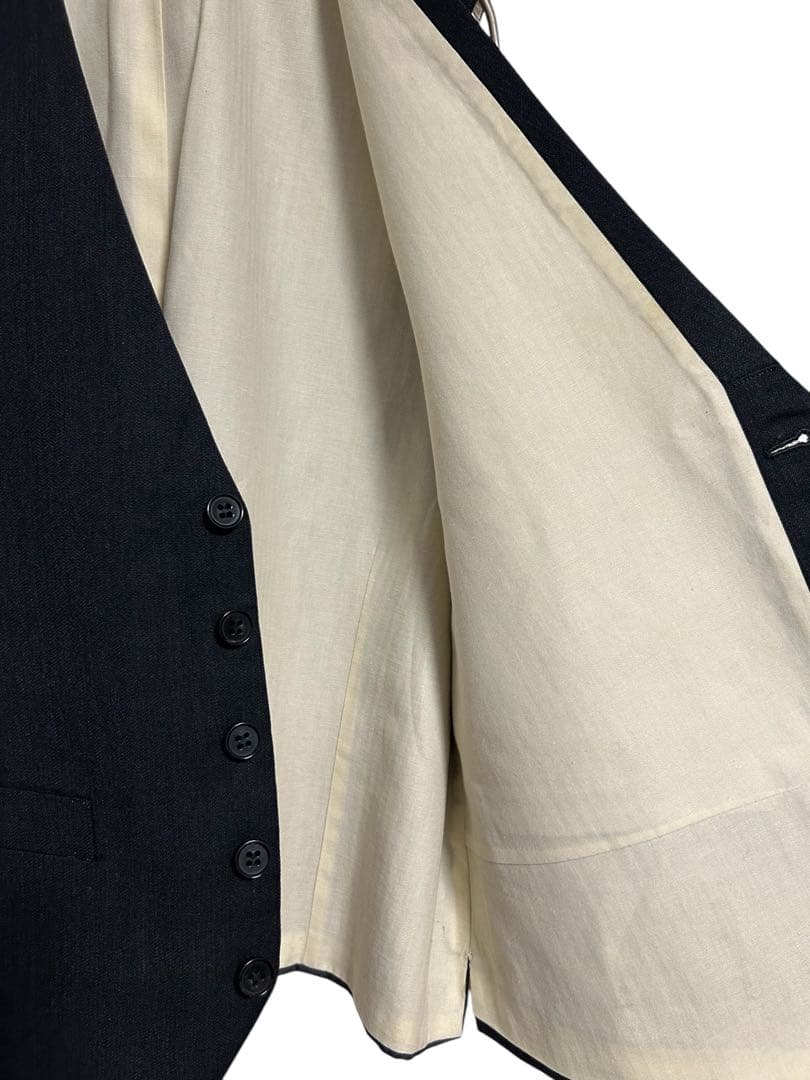 GIVENCHY メンズスーツ　3点セットベスト付き (Matsuzakaya)