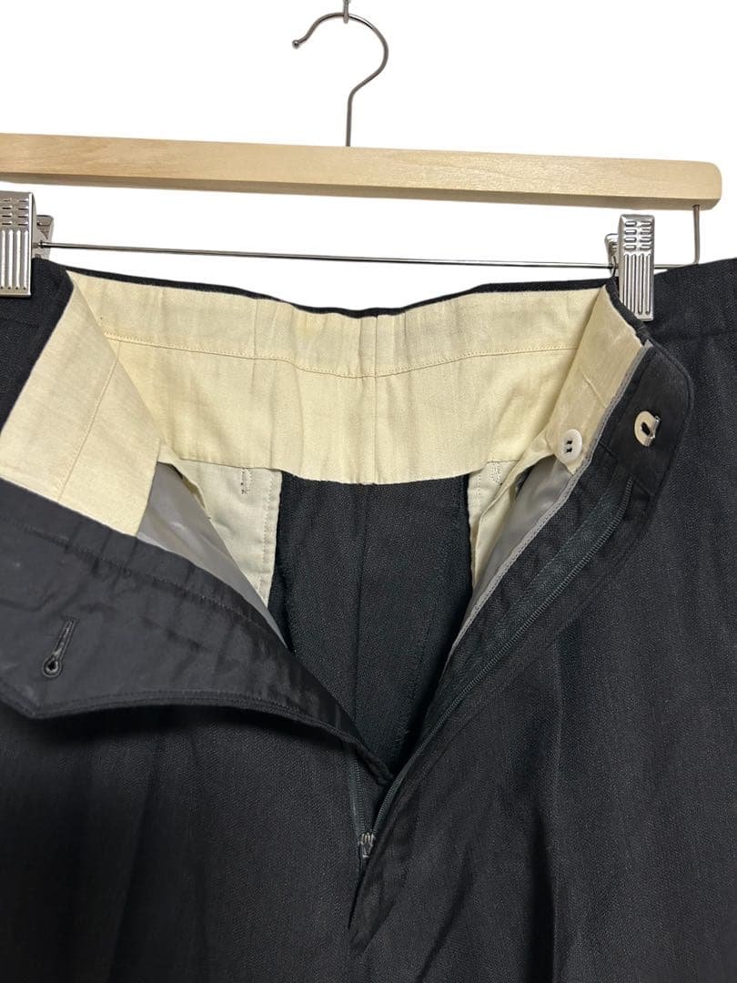 GIVENCHY メンズスーツ　3点セットベスト付き (Matsuzakaya)