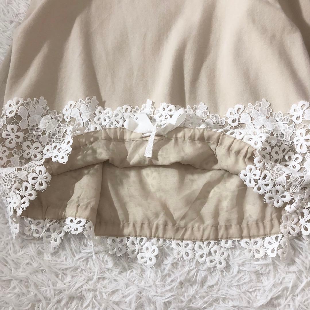 美品 ビアズリー 2022年 裾レース プルオーバー ベージュ系