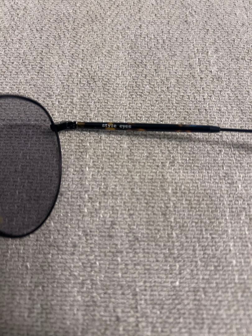 金子眼鏡　ブラックラウンドサングラス