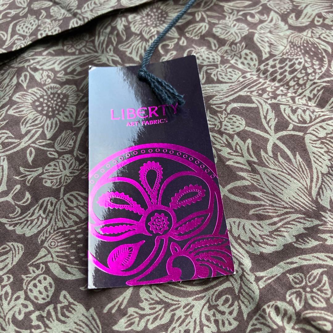 【新品　タグ付き】みなとのてんらんかい×リバティ　チュニック ロングブラウス